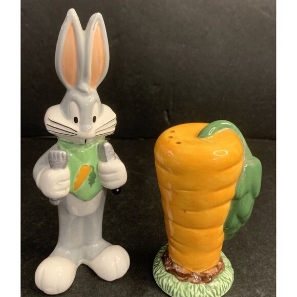 Other - 1998  Looney Tunes Bugs Bunny & Carrot Salt & Pepper Shaker Set